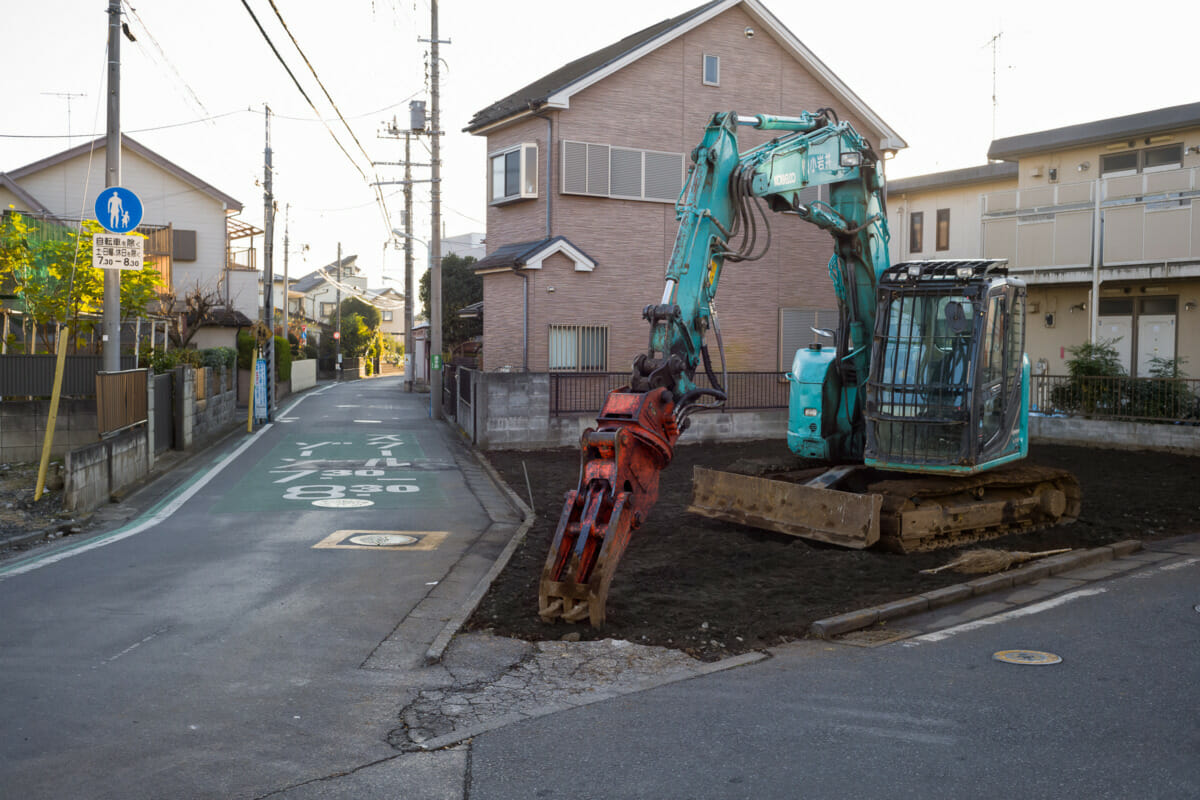 the sad demolition of an old Tokyo restaurant