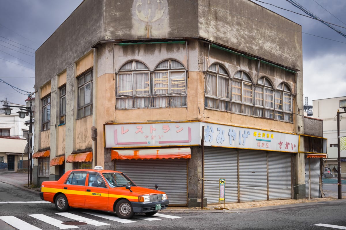 Old school Japanese taxi colours and coordination