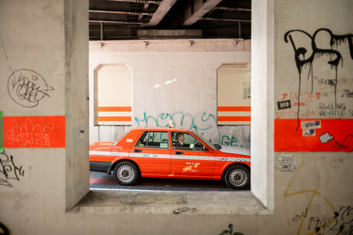 Old school Tokyo taxi colours