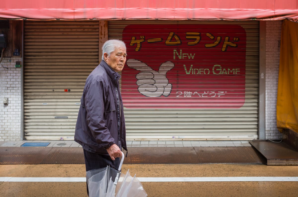 Older Tokyo in the rain