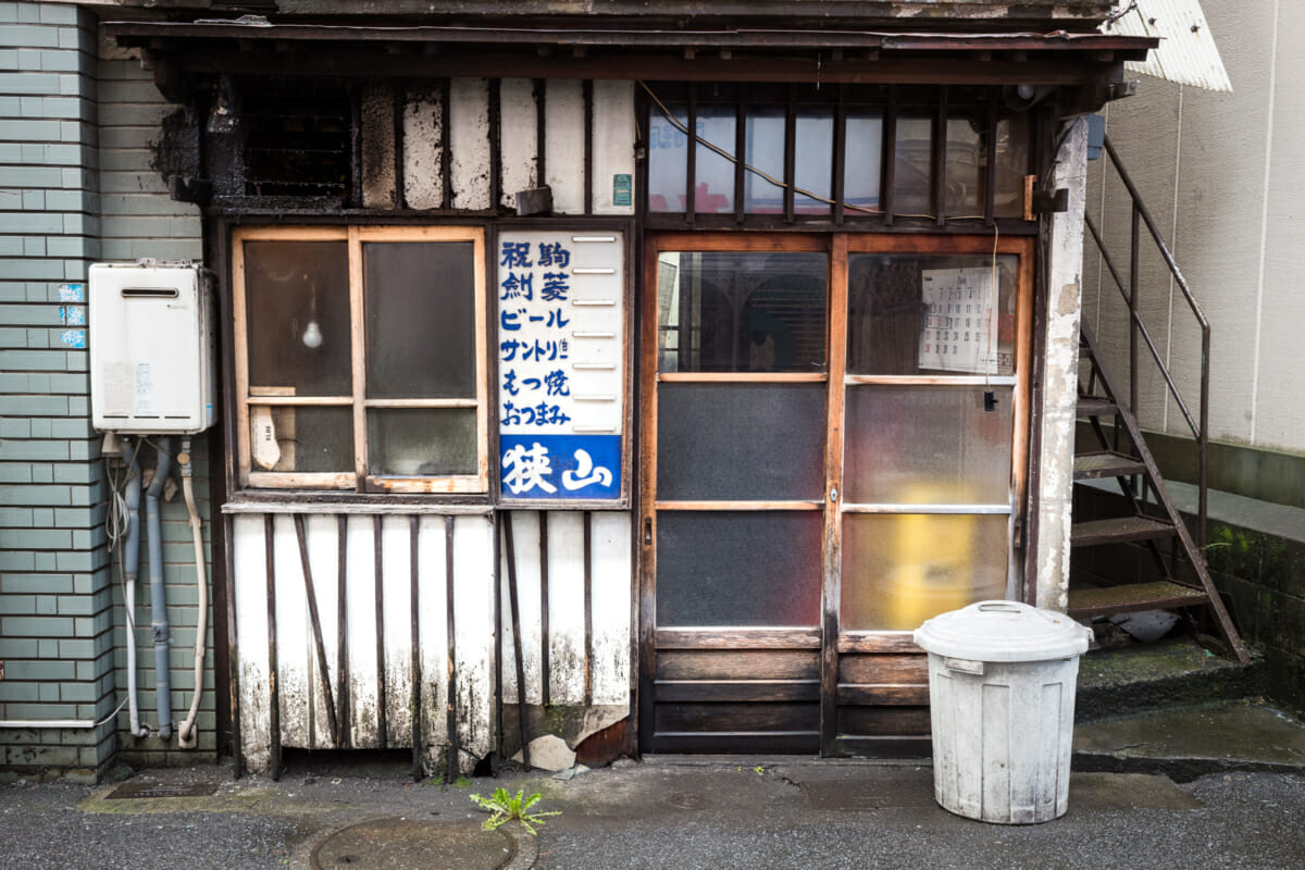 ordinary but beautiful old Tokyo