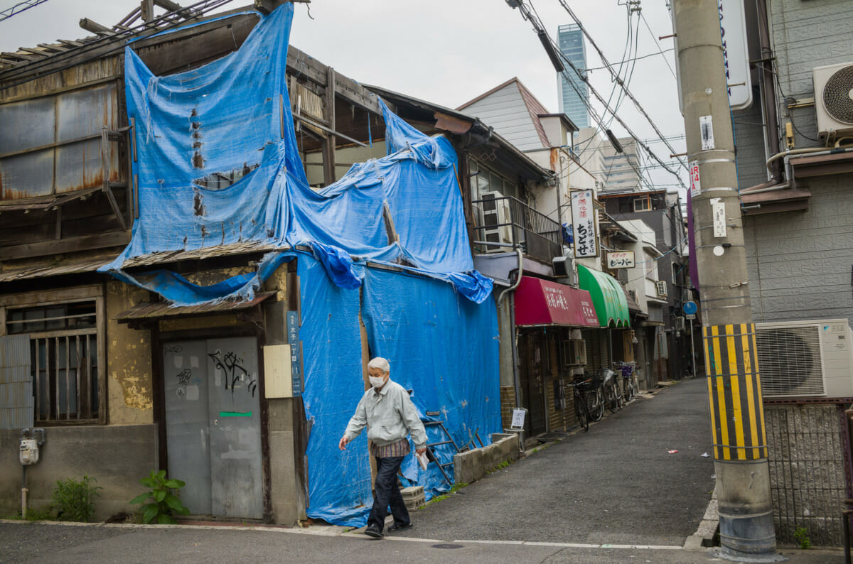 Osaka contrasts