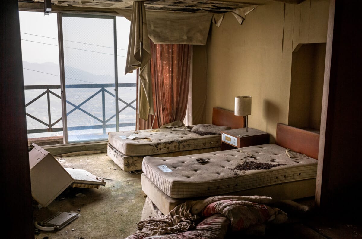 Post-apocalyptic scenes from a long-abandoned Japanese hotel