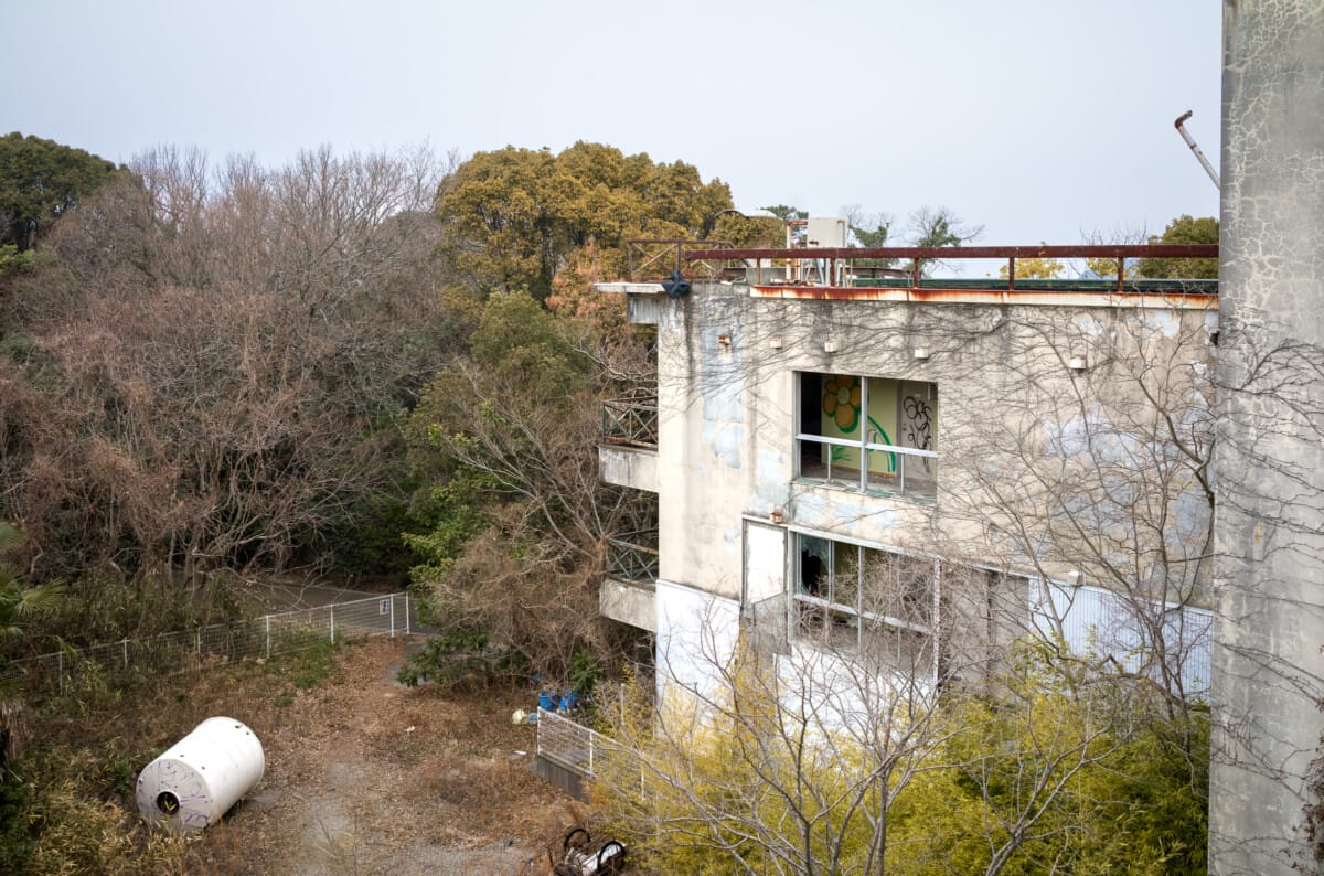 Post-apocalyptic scenes from a long-abandoned Japanese hotel