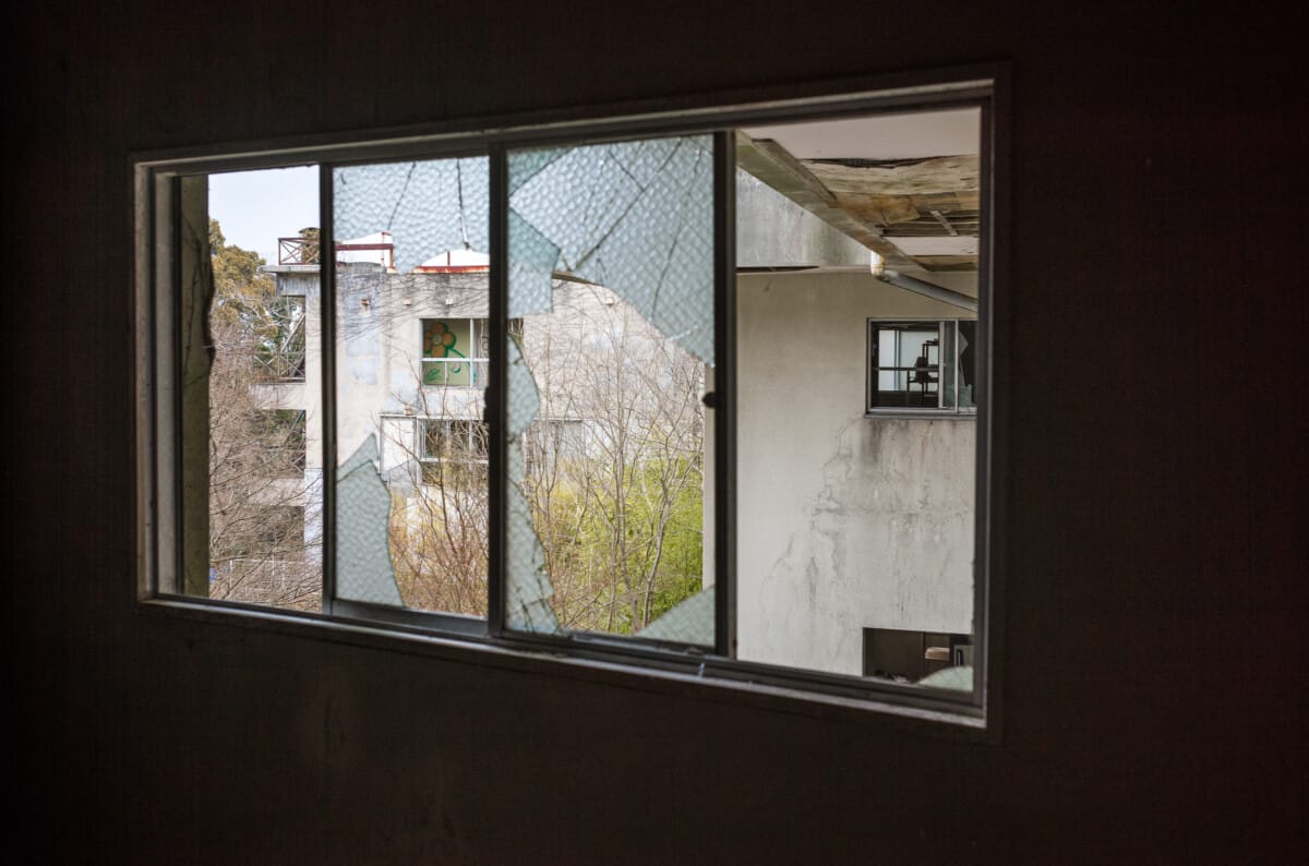 Post-apocalyptic scenes from a long-abandoned Japanese hotel