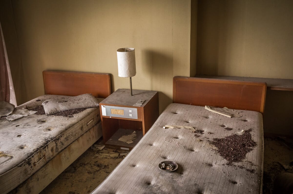 Post-apocalyptic scenes from a long-abandoned Japanese hotel