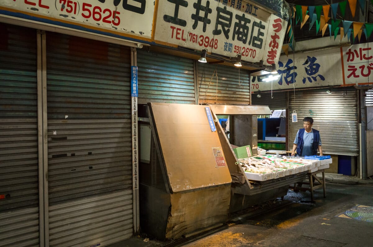 The colours and quiet moments of a traditional Japanese market