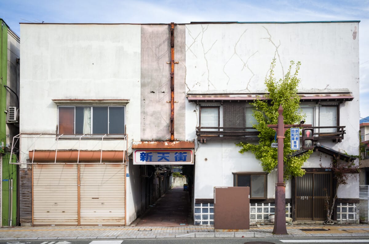 Quiet scenes from the similarly quiet side of a Japanese city