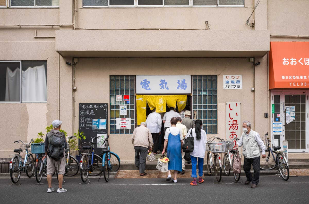 The Tokyo public bathhouse daily ritual
