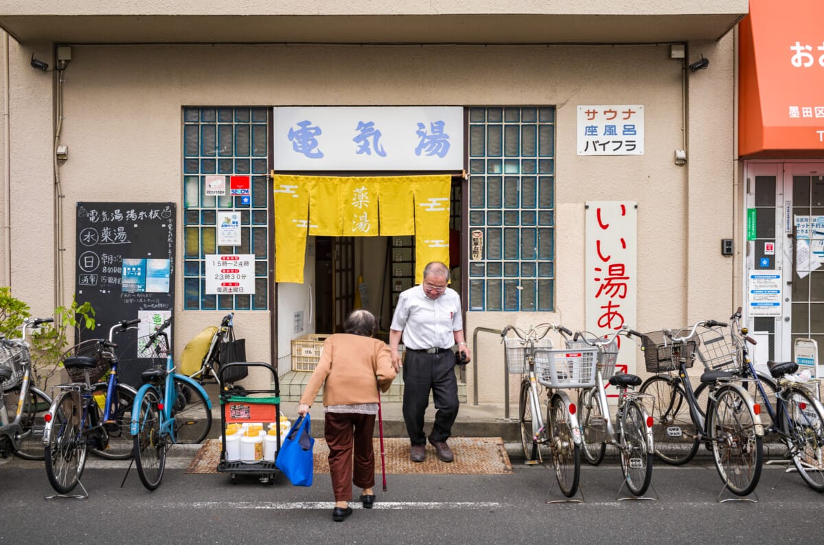The Tokyo public bathhouse daily ritual