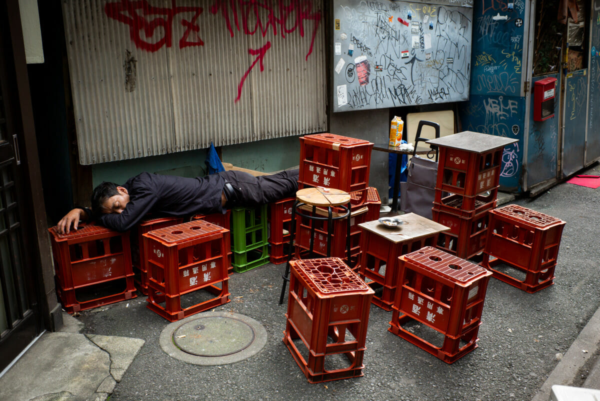 Tokyo alleyway drinkers