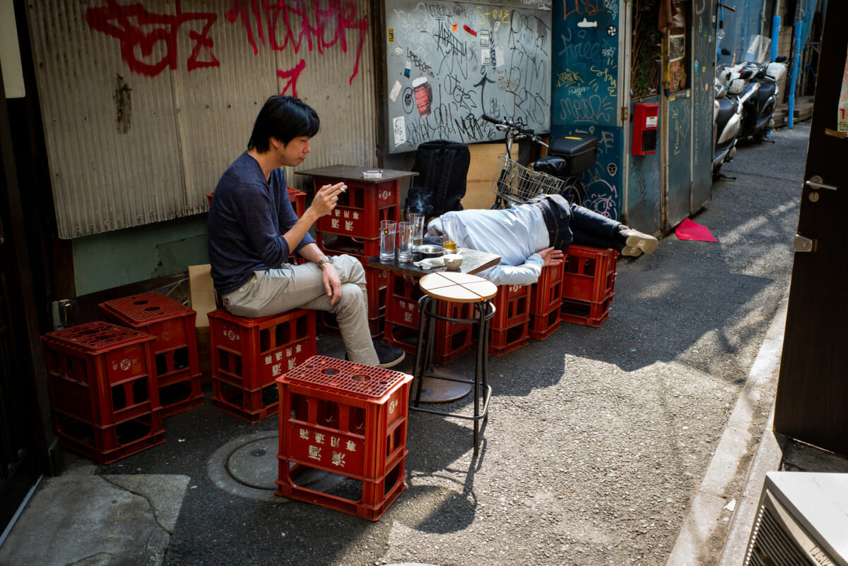 Tokyo alleyway drinkers