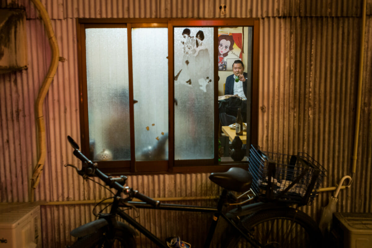 Quiet moments in the middle of Shinjuku’s crowded nightlife scene