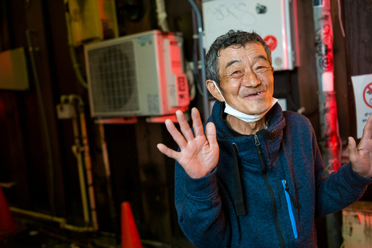 Quiet moments in the middle of Shinjuku’s crowded nightlife scene