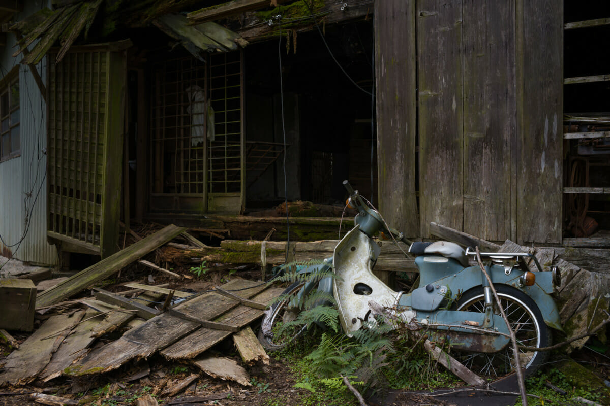 The silence and decay of an abandoned Japanese mountain village