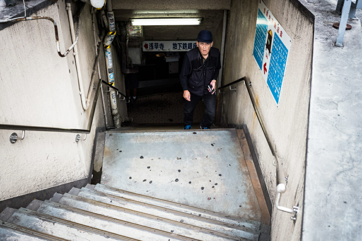 tthe grittiest subway entrance in tokyo