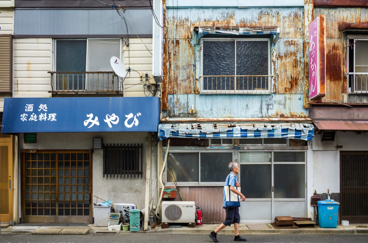 The simple pleasure of old Tokyo scenes and personalities