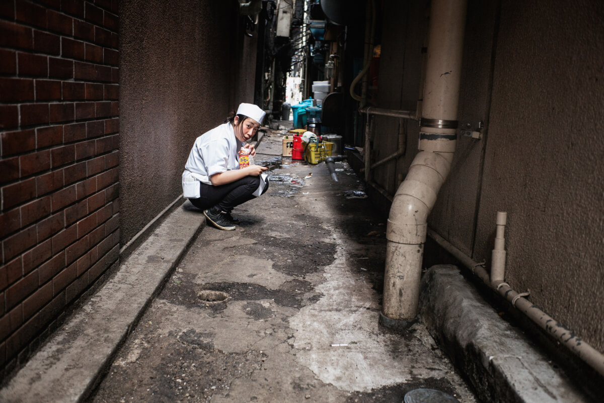 Tokyo alleyway eyes