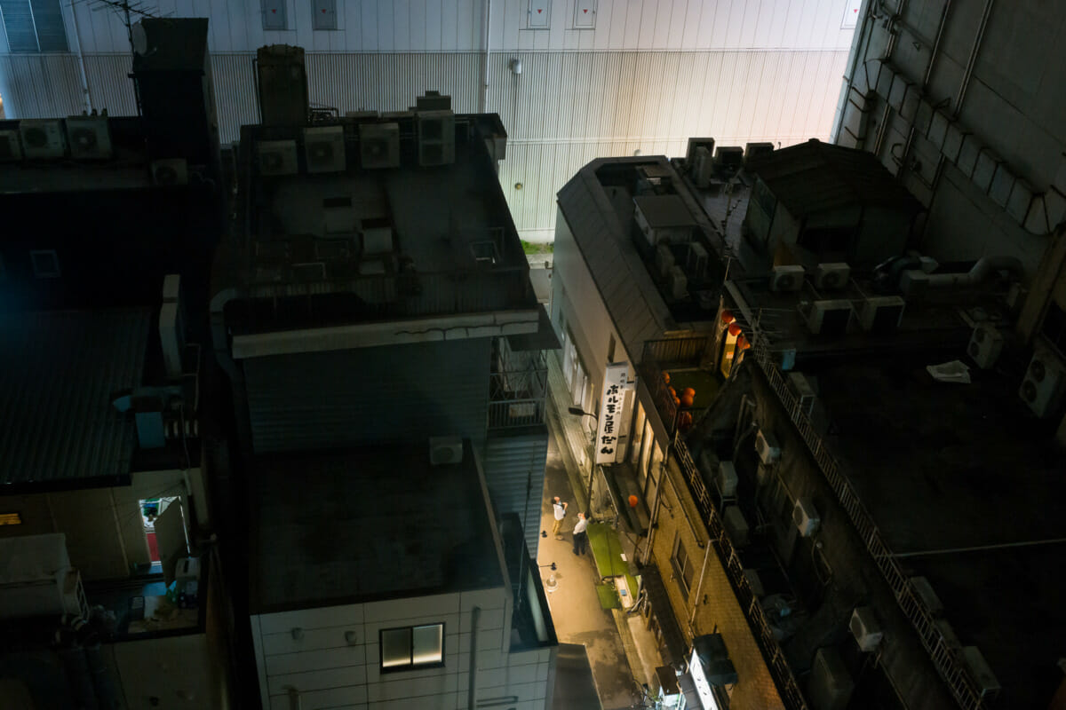 tokyo rooftops at night