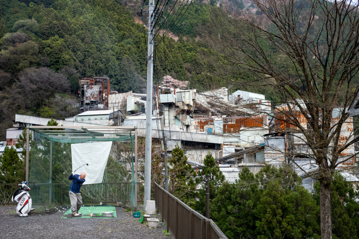 Tokyo concrete factory golfer