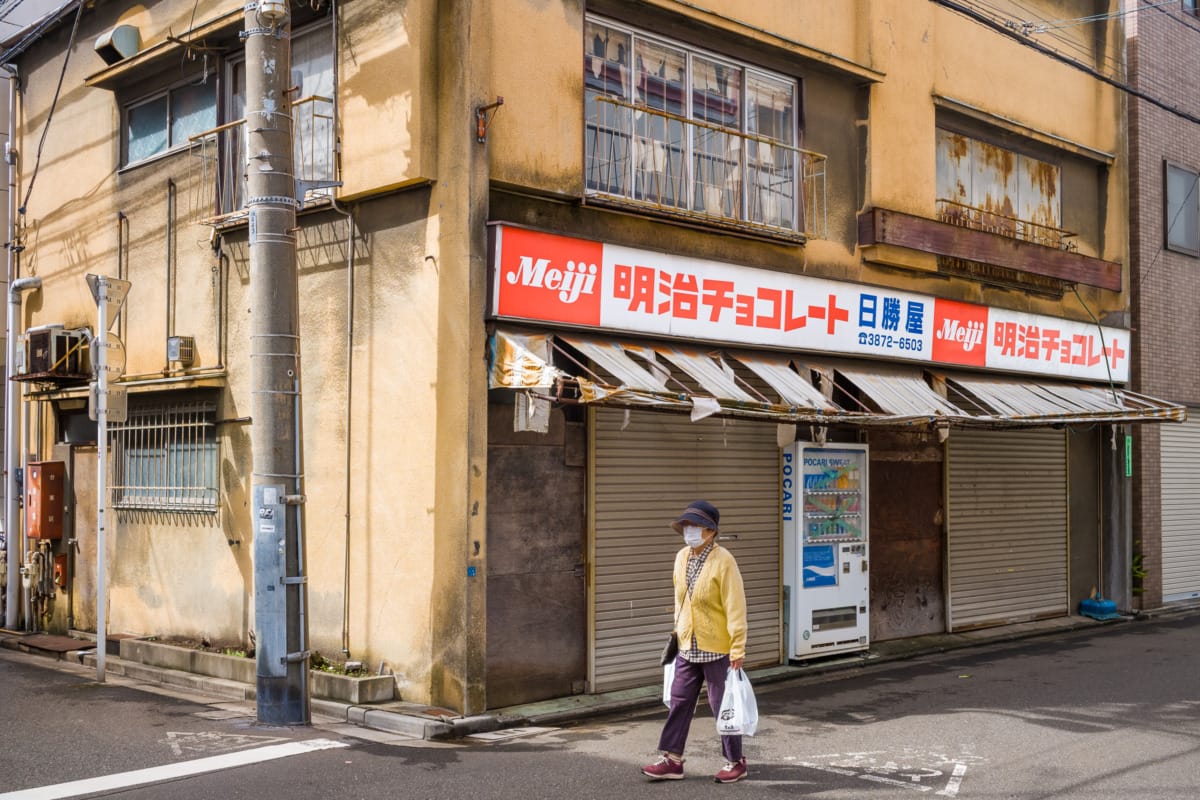 The inevitable end of a long-abandoned old Tokyo shop