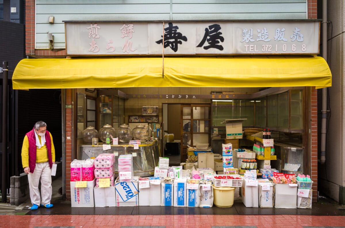 Tokyo citizens and their everyday surroundings