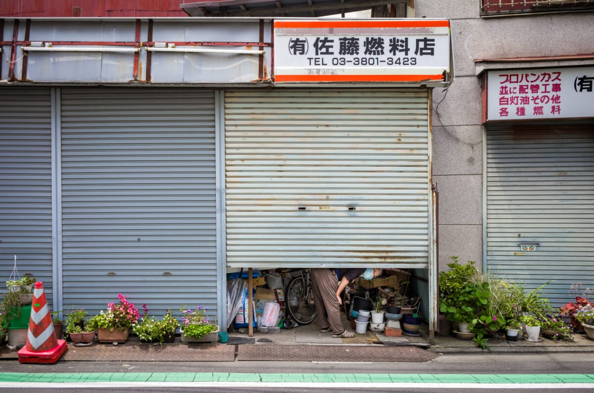 Tokyo citizens and their everyday surroundings