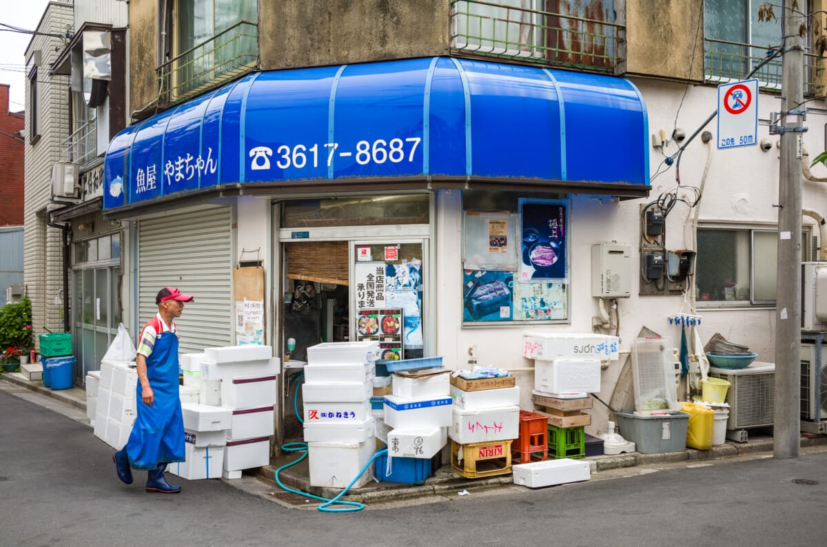 Tokyo citizens and their everyday surroundings