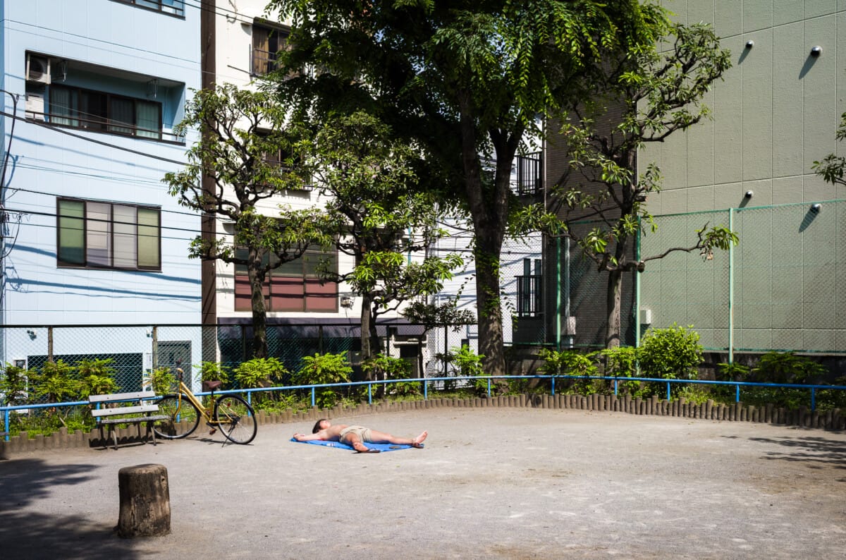Tokyo citizens and their everyday surroundings