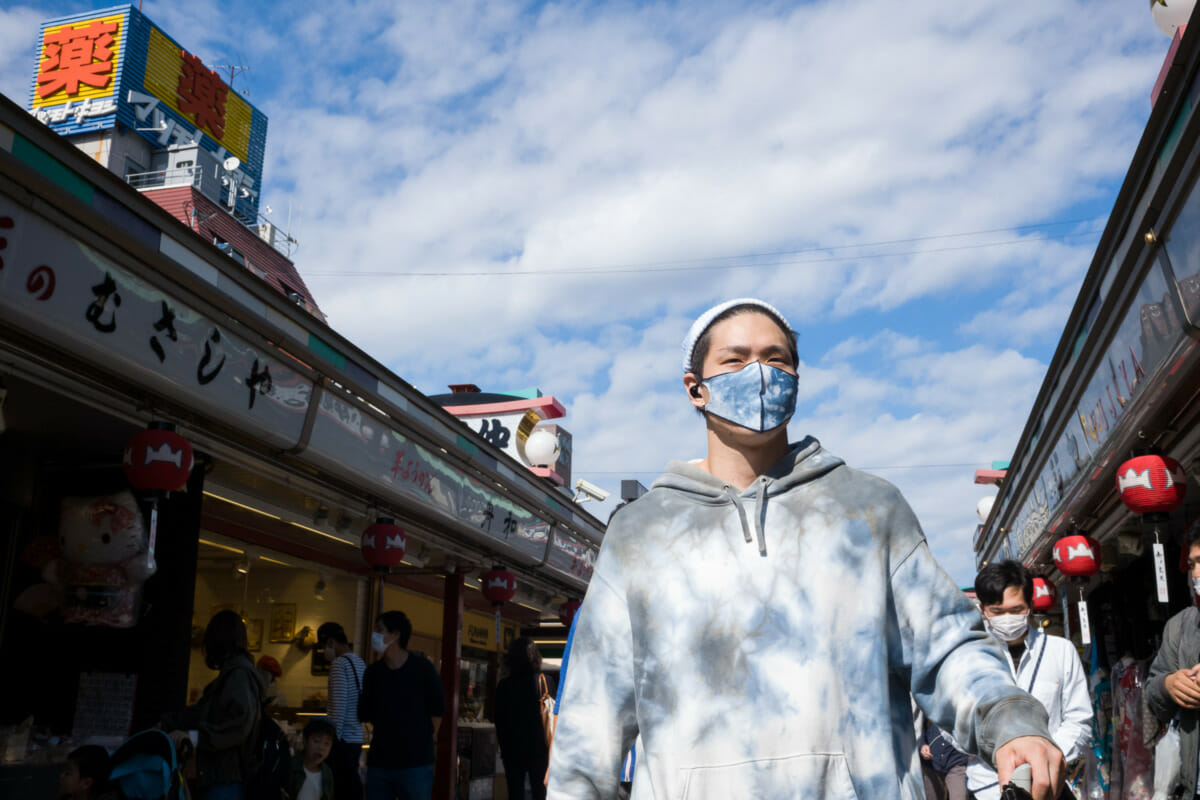 tokyo mask matching the autumn sky