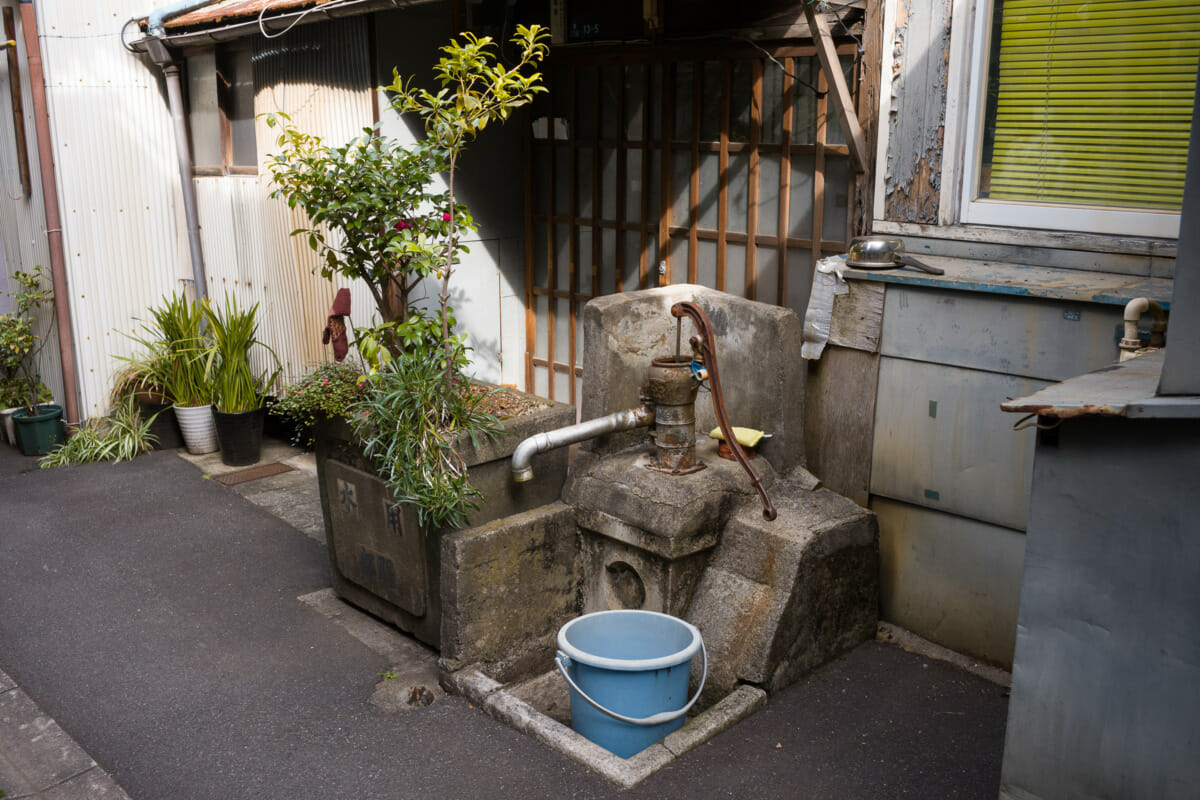 traditional old tokyo street