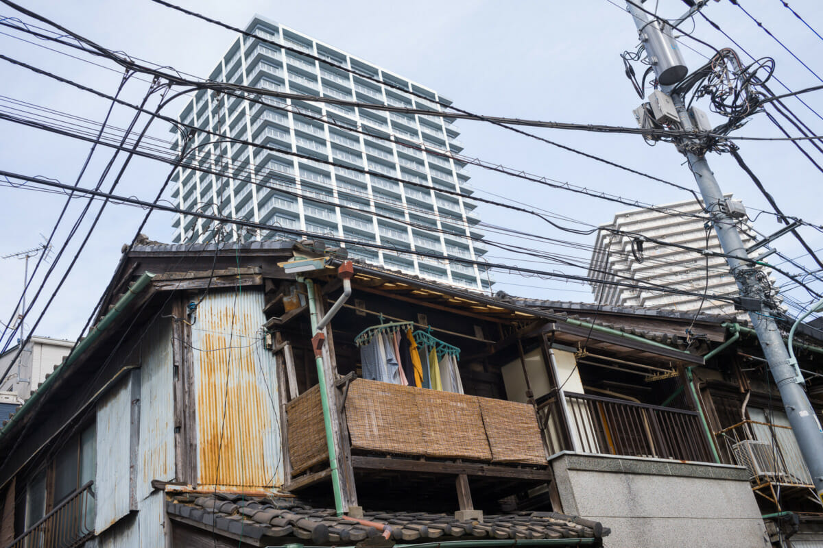 traditional old tokyo street