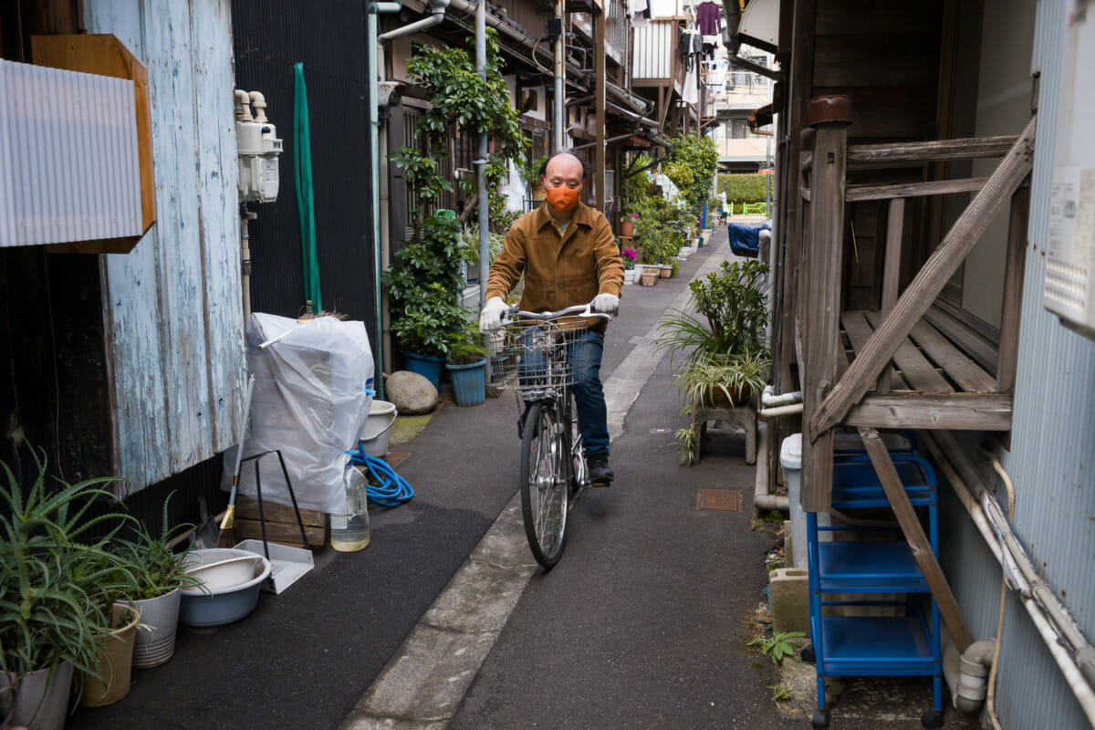 traditional old tokyo street