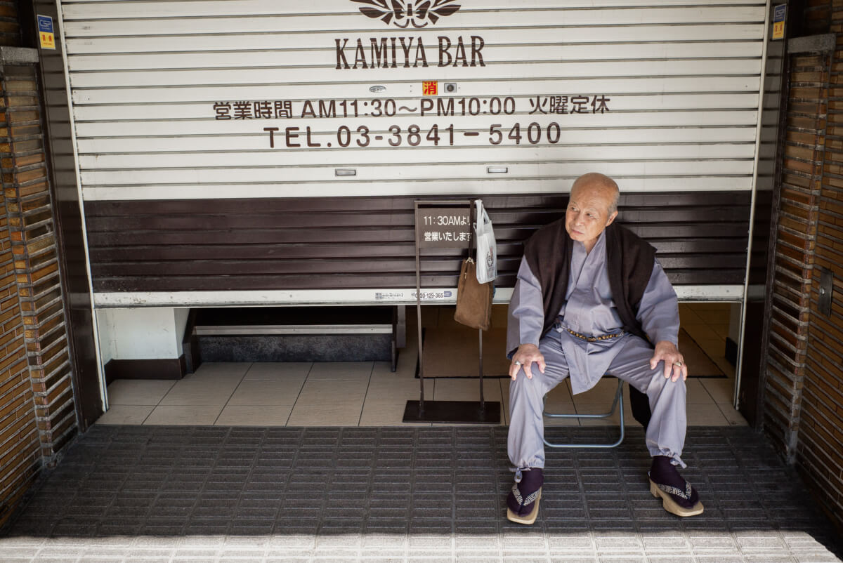 traditionally early drinks at Tokyo's Kamiya Bar