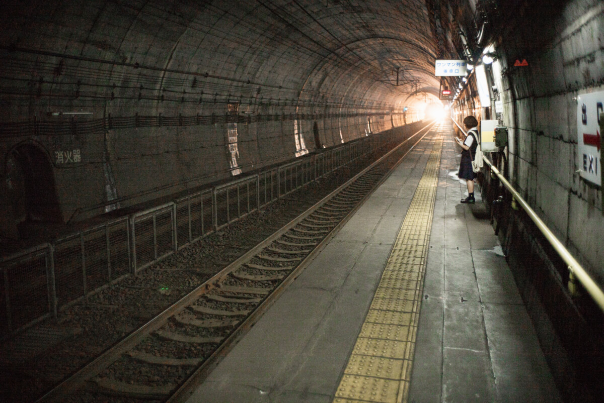 Tsutsuishi a Japanese dystopian train station