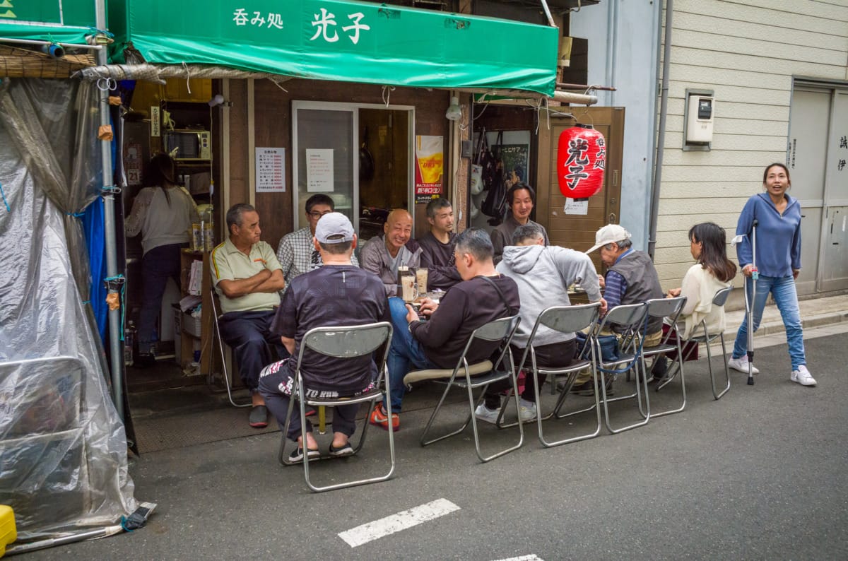 Scenes of urban Tokyo in spring