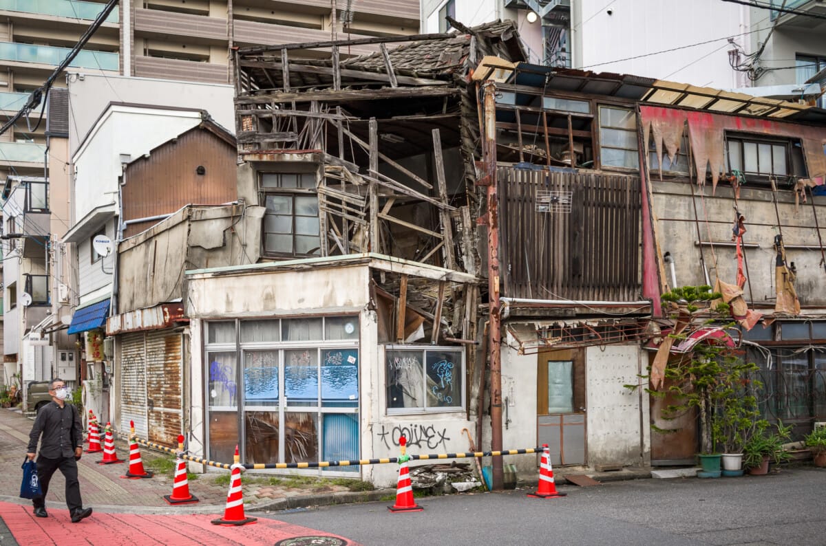 An utterly dilapidated old Japanese building